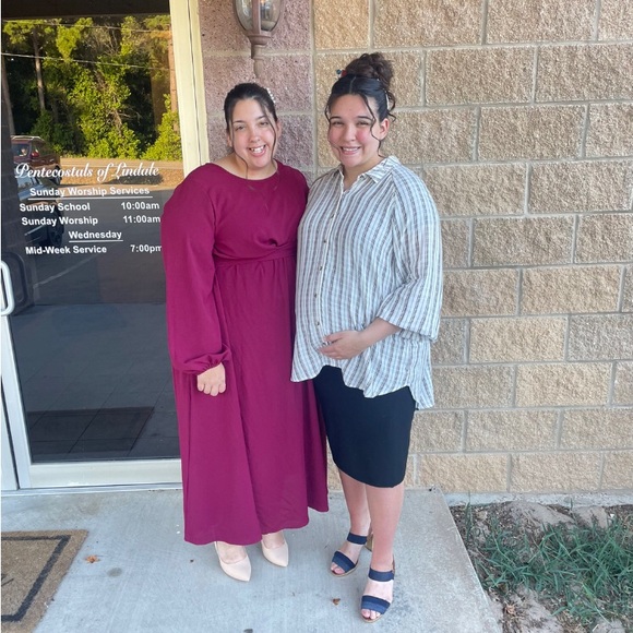 Selling a couple dresses and shirts - Picture 3 of 4